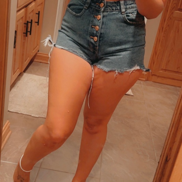 Zara Cutoff Shorts Size 4 Denim Jean Shorts Distressed Raw Hem - Picture 7 of 7